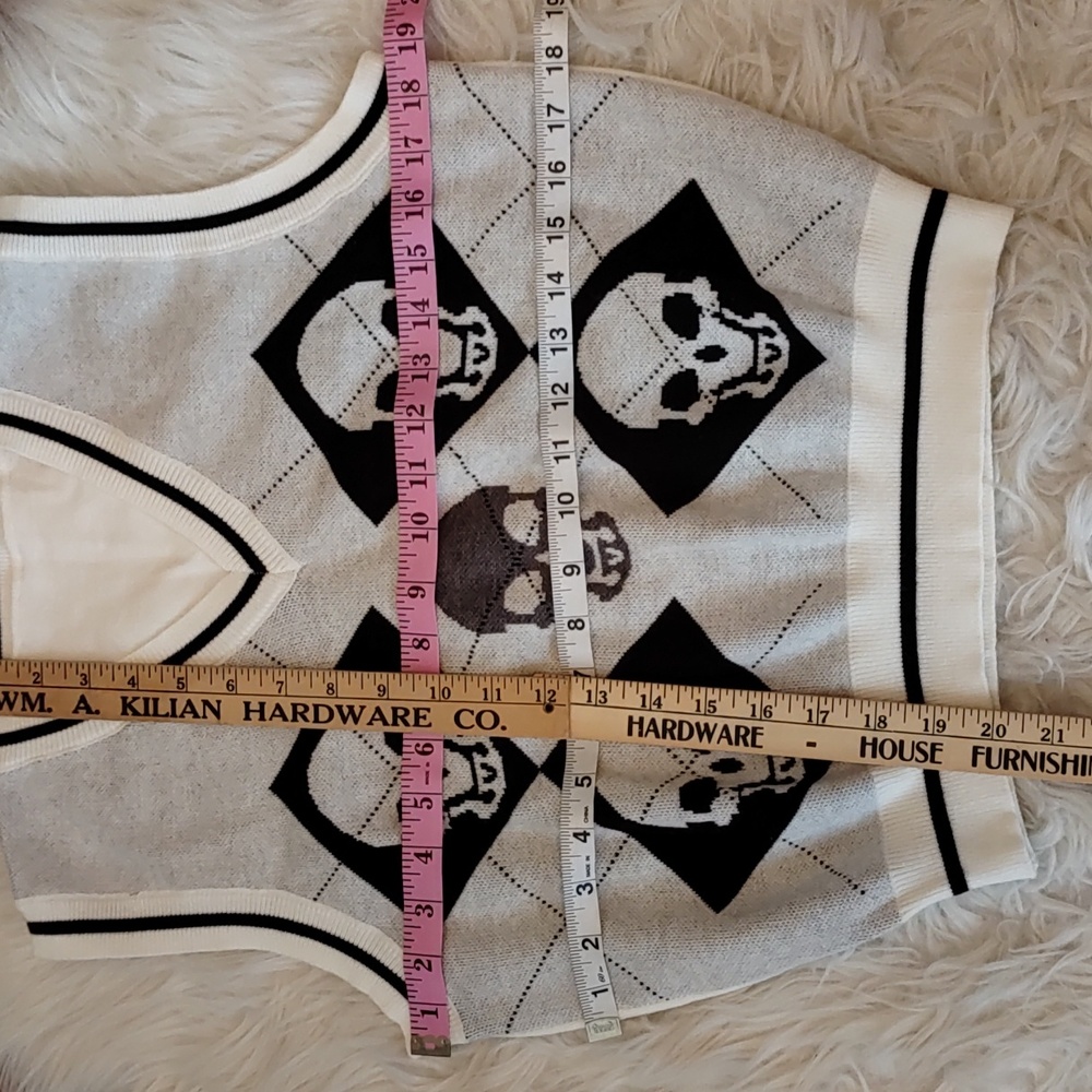 NWOT White/Blk Argyle Skull Knit V-neck Shirt Vest M - Picture 5 of 7